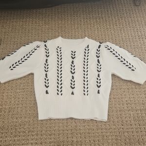 Commense White and Black Patterned Sweater